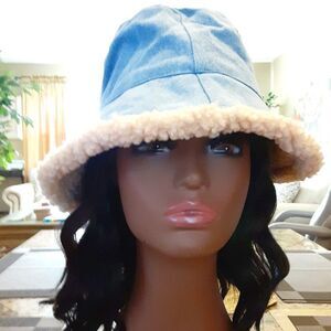 Faux Shearling Lined Denim  Bucket Hat - New